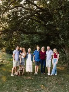 Enjoying a few days off and using this time to catch up on posting!  As I brace myself for the blustery weather of January and February, I'm really enjoying looking back at recent sessions...the amazing families I got to meet (or see again), and the beautiful autumn weather we enjoyed a few short weeks ago (sigh).

This recent Extended Family Session was amazing...and it's easy to see why fall is one of the most popular seasons for this type of session...one that gets grandparents, their kids, and the grandkids together for photos. Why, even the pets can join the fun! The mild temps, warm tones, and golden light create a beautiful, timeless setting for gathering generations together. 

If you're thinking of trying to get the family together for an extended family session, just message me!  I hope I get to see you soon (hint...Mother's Day will be here before you know it!) ❤️
.
.
#familyconnections #autumnweather #familyconnection #familysession #extendedfamilysession #ilovefall #generations #frankfortil #frankfortilfamilyphotographer #imissfall