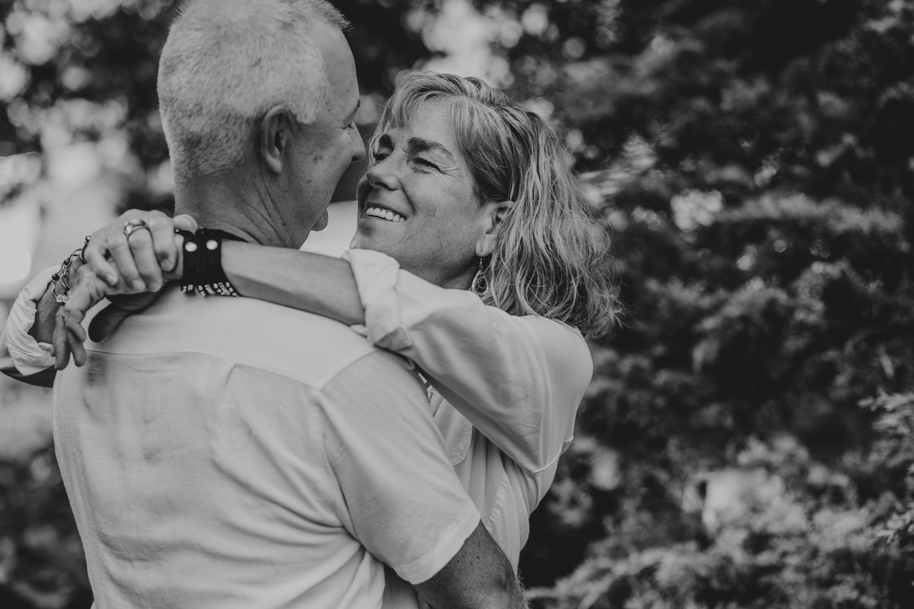 happy-25th-anniversary-the-burkel-family-anniversary-photo-session